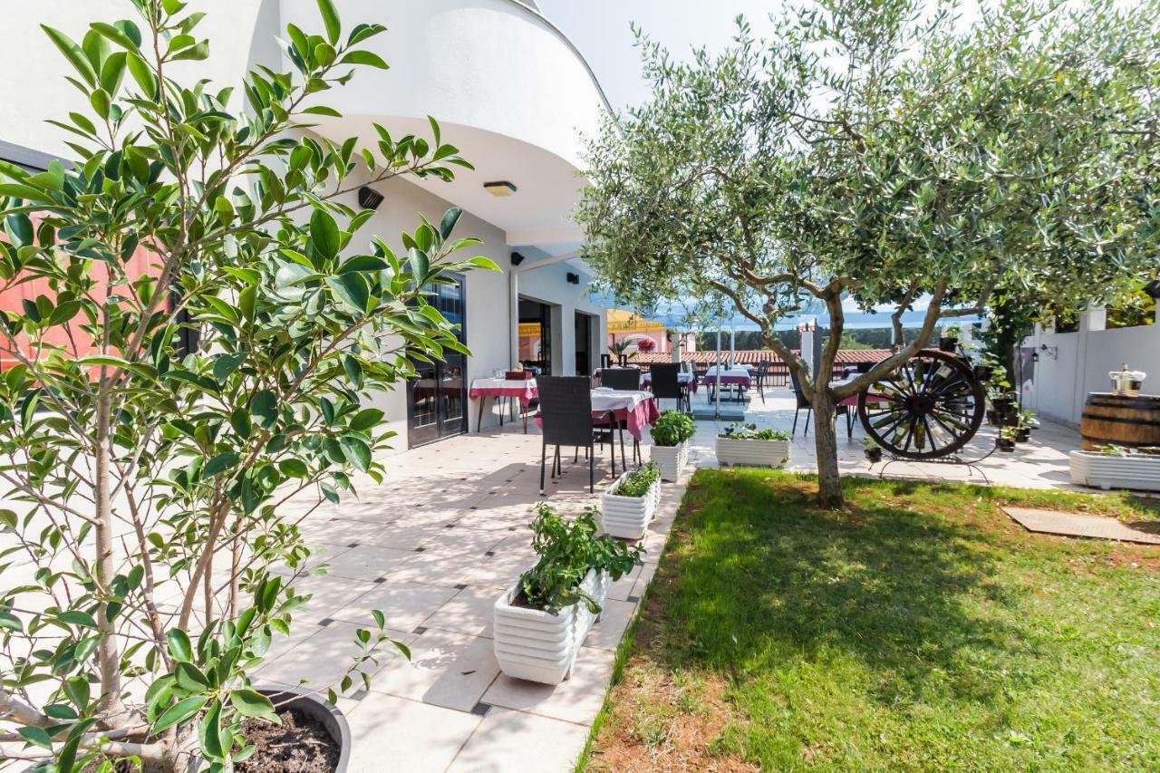 Apartments El Faro サヴドリア エクステリア 写真